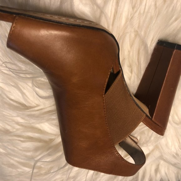 Vince Camuto Camma shoe - Picture 3 of 3